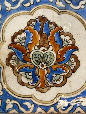 12 polychrome Kubachi pottery tiles with floral design, Dagestan, 19th C. — 照片 29