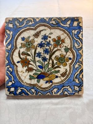 12 polychrome Kubachi pottery tiles with floral design, Dagestan, 19th C. — 照片 7