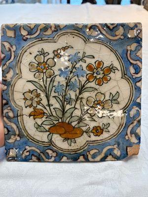 12 polychrome Kubachi pottery tiles with floral design, Dagestan, 19th C. — photo 19