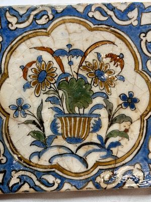 12 polychrome Kubachi pottery tiles with floral design, Dagestan, 19th C. — photo 26