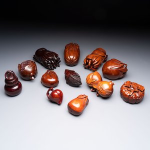 12 various Chinese carved huali and hongmu fruit-form covered boxes, 20th C. — photo 1