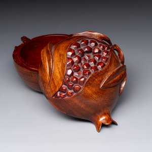 12 various Chinese carved huali and hongmu fruit-form covered boxes, 20th C. — photo 42