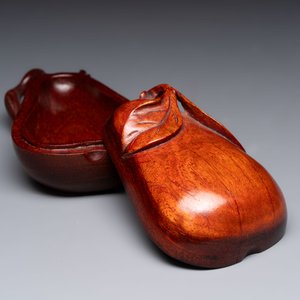 12 various Chinese carved huali and hongmu fruit-form covered boxes, 20th C. — photo 5