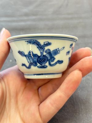13 Chinese blue and white cups and 15 saucers, Kangxi — 照片 101