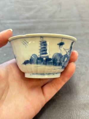 13 Chinese blue and white cups and 15 saucers, Kangxi — 照片 11