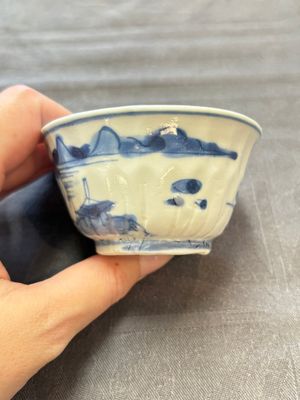 13 Chinese blue and white cups and 15 saucers, Kangxi — 照片 31