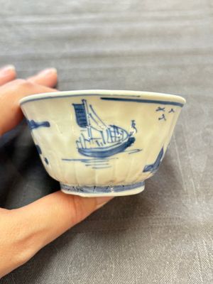 13 Chinese blue and white cups and 15 saucers, Kangxi — 照片 32