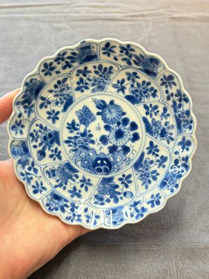 13 Chinese blue and white cups and 15 saucers, Kangxi — 照片 37