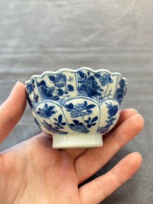 13 Chinese blue and white cups and 15 saucers, Kangxi — 照片 75