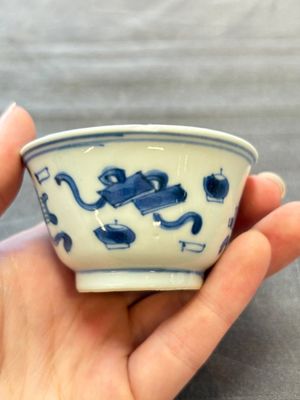 13 Chinese blue and white cups and 15 saucers, Kangxi — 照片 93