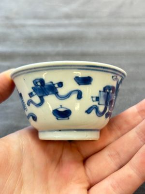 13 Chinese blue and white cups and 15 saucers, Kangxi — 照片 95