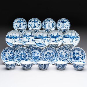 13 Chinese blue and white cups and 15 saucers, Kangxi — 照片 1