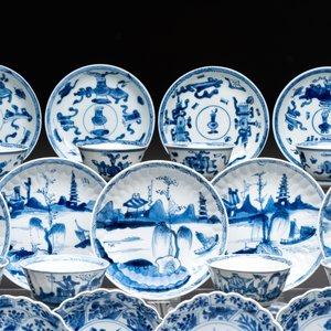 13 Chinese blue and white cups and 15 saucers, Kangxi — 照片 2