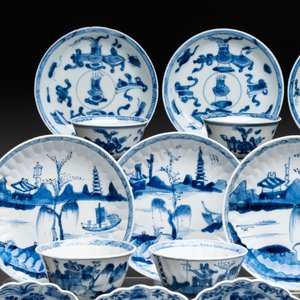 13 Chinese blue and white cups and 15 saucers, Kangxi — 照片 3