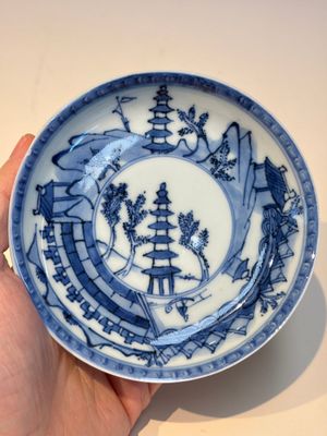 13 Chinese blue and white wares and four sets of Japanese Imari cups and saucers, 17/18th C. — foto 12