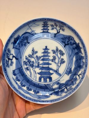 13 Chinese blue and white wares and four sets of Japanese Imari cups and saucers, 17/18th C. — foto 16