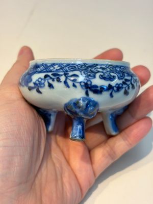13 Chinese blue and white wares and four sets of Japanese Imari cups and saucers, 17/18th C. — foto 18