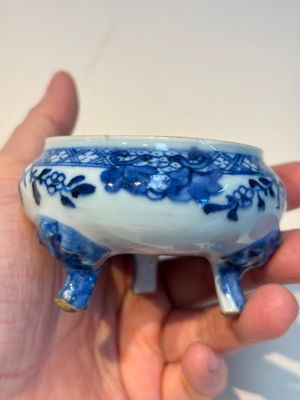 13 Chinese blue and white wares and four sets of Japanese Imari cups and saucers, 17/18th C. — foto 21