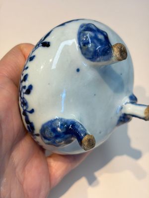 13 Chinese blue and white wares and four sets of Japanese Imari cups and saucers, 17/18th C. — foto 25