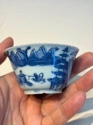 13 Chinese blue and white wares and four sets of Japanese Imari cups and saucers, 17/18th C. — foto 52