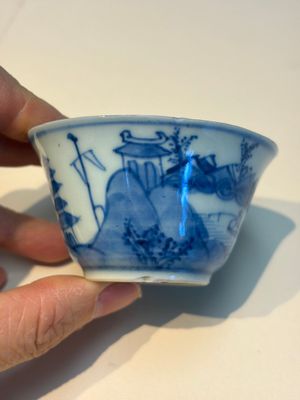13 Chinese blue and white wares and four sets of Japanese Imari cups and saucers, 17/18th C. — foto 57