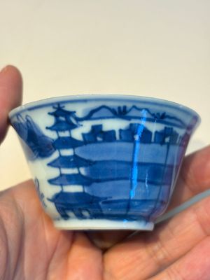 13 Chinese blue and white wares and four sets of Japanese Imari cups and saucers, 17/18th C. — foto 62