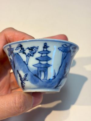 13 Chinese blue and white wares and four sets of Japanese Imari cups and saucers, 17/18th C. — foto 69