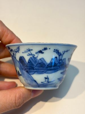 13 Chinese blue and white wares and four sets of Japanese Imari cups and saucers, 17/18th C. — foto 70