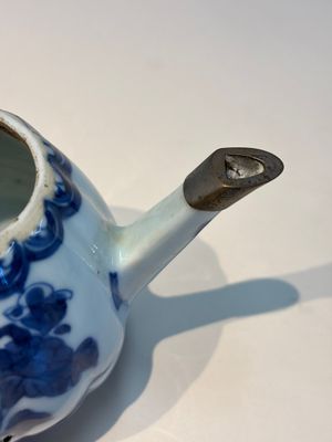 13 Chinese blue and white wares and four sets of Japanese Imari cups and saucers, 17/18th C. — foto 80