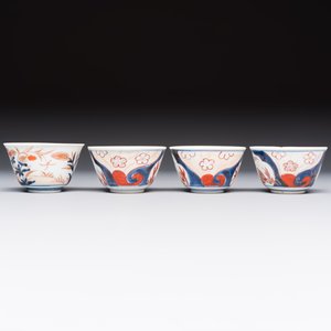 13 Chinese blue and white wares and four sets of Japanese Imari cups and saucers, 17/18th C. — foto 19