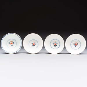13 Chinese blue and white wares and four sets of Japanese Imari cups and saucers, 17/18th C. — foto 22