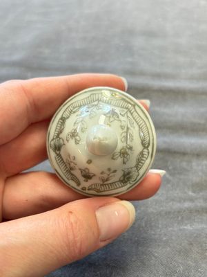 13 Chinese blue, white and polychrome wares, Kangxi and later — photo 19