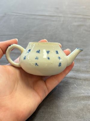13 Chinese blue, white and polychrome wares, Kangxi and later — photo 23