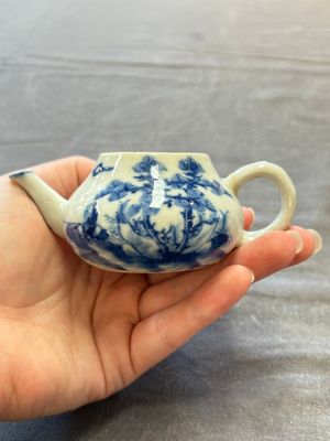 13 Chinese blue, white and polychrome wares, Kangxi and later — photo 25