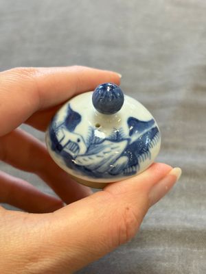 13 Chinese blue, white and polychrome wares, Kangxi and later — photo 30
