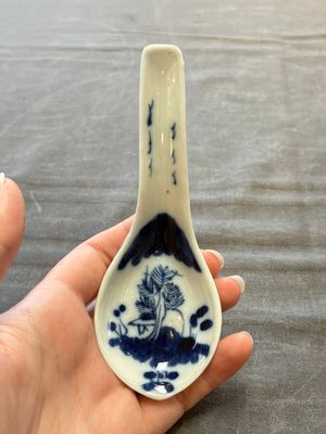 13 Chinese blue, white and polychrome wares, Kangxi and later — photo 50
