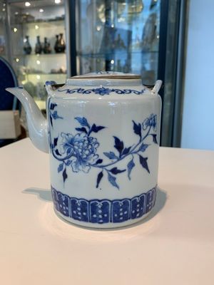 13 Chinese blue, white, famille rose, verte and qianjiang cai wares, 19/20th C. — photo 28