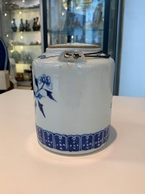 13 Chinese blue, white, famille rose, verte and qianjiang cai wares, 19/20th C. — photo 29