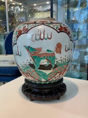 13 Chinese blue, white, famille rose, verte and qianjiang cai wares, 19/20th C. — photo 34