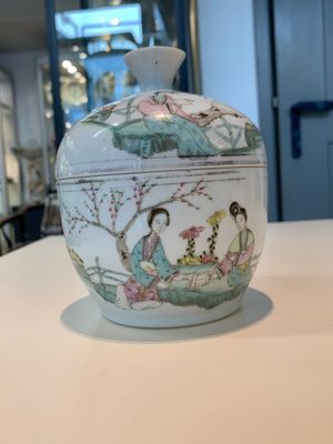 13 Chinese blue, white, famille rose, verte and qianjiang cai wares, 19/20th C. — photo 48