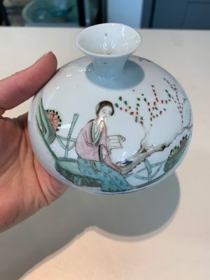 13 Chinese blue, white, famille rose, verte and qianjiang cai wares, 19/20th C. — photo 53