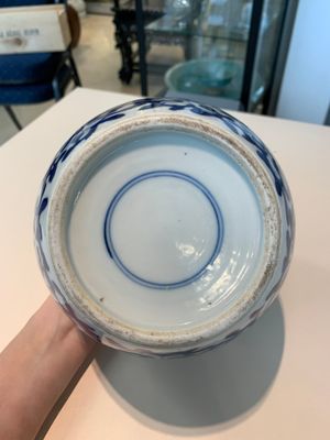13 Chinese blue, white, famille rose, verte and qianjiang cai wares, 19/20th C. — photo 80