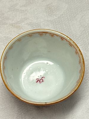 13 Chinese famille rose and Imari-style wares — photo 16