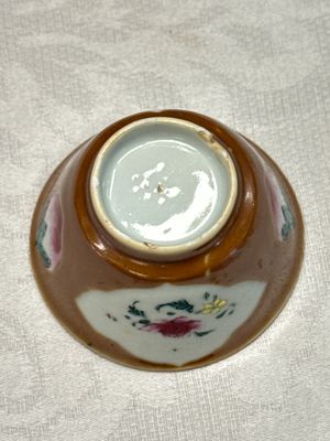 13 Chinese famille rose and Imari-style wares — photo 17