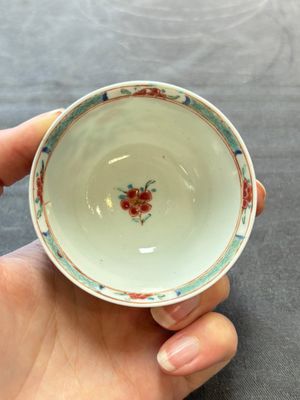 13 Chinese famille rose cups and 15 saucers, Yongzheng/Qianlong — 照片 15