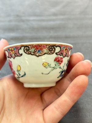 13 Chinese famille rose cups and 15 saucers, Yongzheng/Qianlong — 照片 32