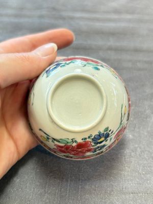 13 Chinese famille rose cups and 15 saucers, Yongzheng/Qianlong — 照片 34