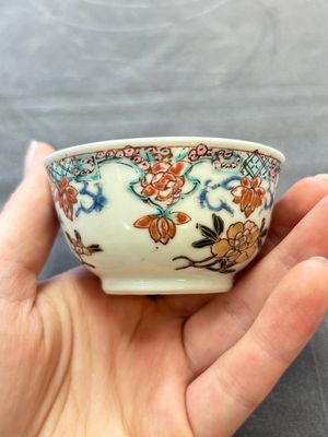 13 Chinese famille rose cups and 15 saucers, Yongzheng/Qianlong — 照片 56