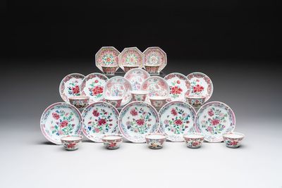 13 Chinese famille rose cups and 15 saucers, Yongzheng/Qianlong