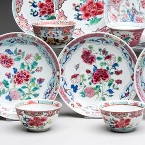 13 Chinese famille rose cups and 15 saucers, Yongzheng/Qianlong — 照片 8